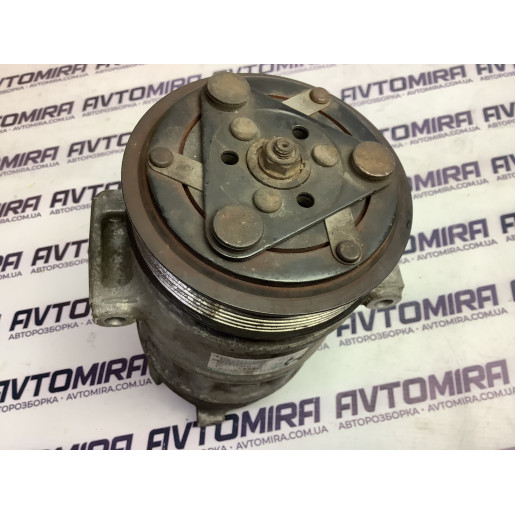 Компрессор кондиционера Opel Insignia 2008-2013 P13314473