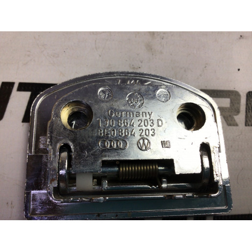 Петля для фіксації груза Фольксваген Пассат В6 2005-2010 Volkswagen Passat B6 1J0864203D