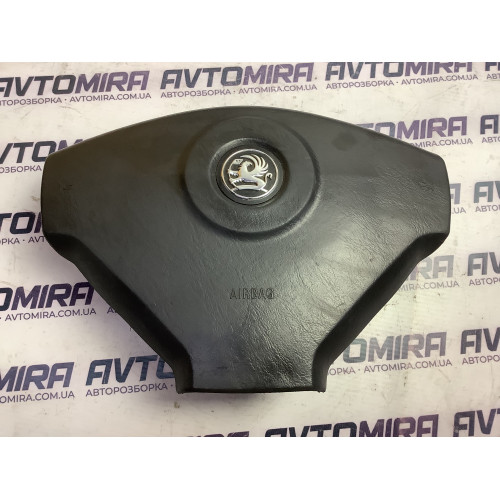 Подушка безопасности водителя AirBag Opel Vivaro 2001-2014 8200676904