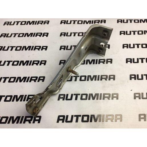 Кронштейн крила лівий 3C0821141 Фольксваген Пасат В6 Volkswagen Passat B6