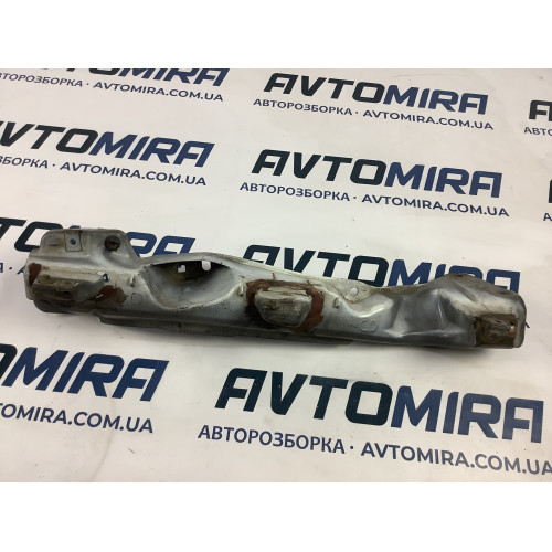 Кронштейн крила переднього лівого Renault Kangoo 2008-2016 8200381901
