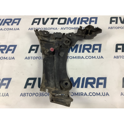 Кронштейн заднего бампера правый Renault Kangoo 2008-2016 8200435438