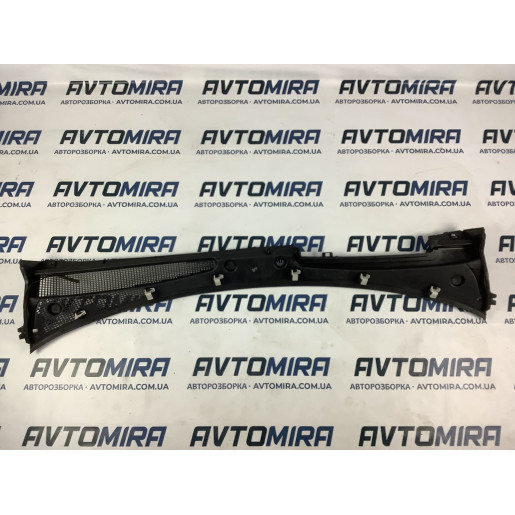 Пластик под лобовое стекло Renault Kangoo 2008-2016 8200439131