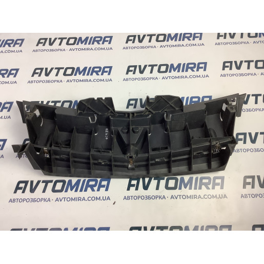 Кронштейн решетки радиатора Renault Kangoo 2008-2012 8200436706
