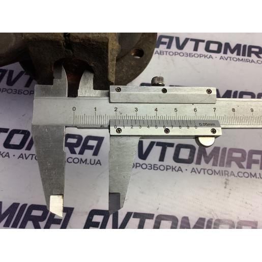 Поворотный кулак (цапфа) передний правый 27 зубов Renault Kangoo 2008-2012 8200881916