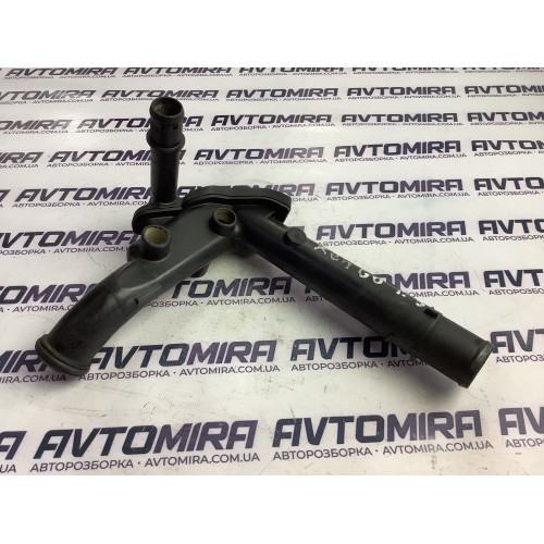 Патрубок системи охолодження Renault Kangoo 2008-2016 8200552604