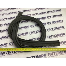 Уплотнитель капота Renault Kangoo 2008-2016 8200425902