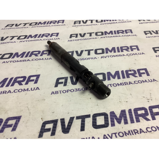 Паливна форсунка Renault Kangoo 2008-2016 166001137R