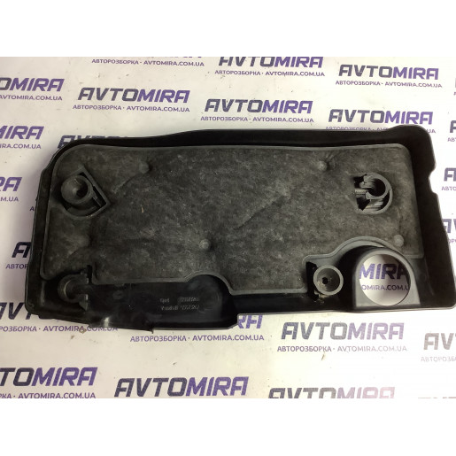 Крышка мотора декоративная 55573267 Опель Астра Opel Astra J 2010-2015