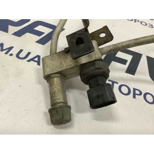 Трубка кондиціонера Toyota Avensis T25 2003-2008 8871605550