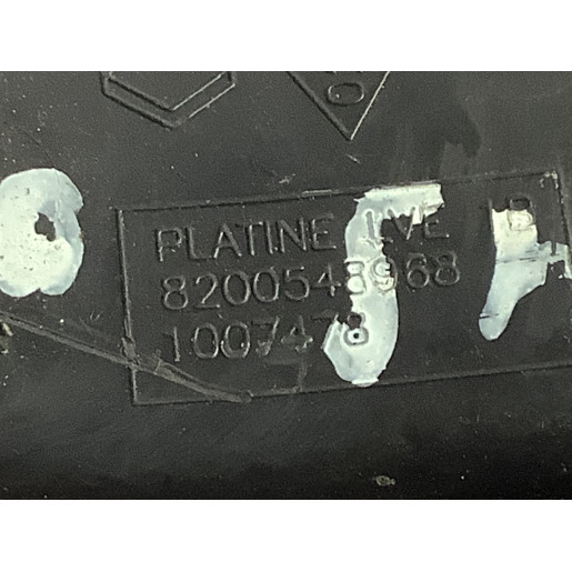 Накладка кнопки стеклоподъемника Renault Kangoo 2008-2016 8200548968
