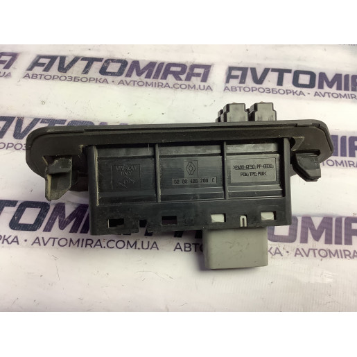 Контакти боковой правой сдвижной двери Renault Kangoo 2008-2016 8200428700
