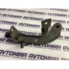 Кронштейн крепления подрамника правый Renault Kangoo 2008-2012 8200587029