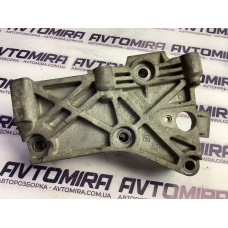 Кронштейн кріплення ТНВД Renault Kangoo 2008-2016 8200101196