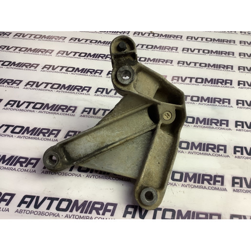 Кронштейн коробки передач Renault Kangoo 2008-2016 8200429499 