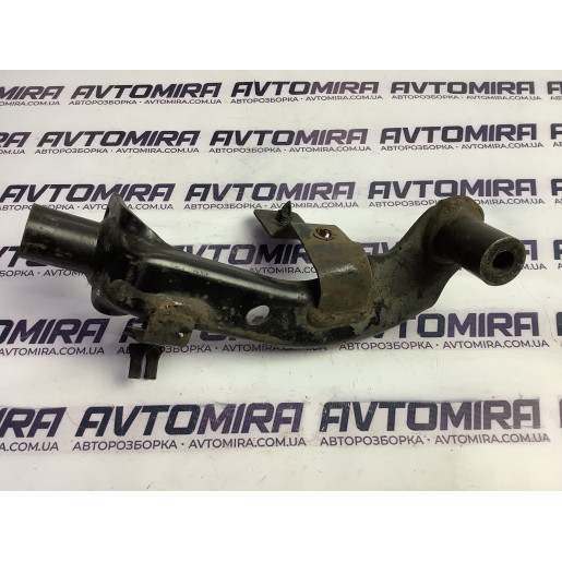 Кронштейн крепления подрамника левый Renault Kangoo 2008-2012 8200587025