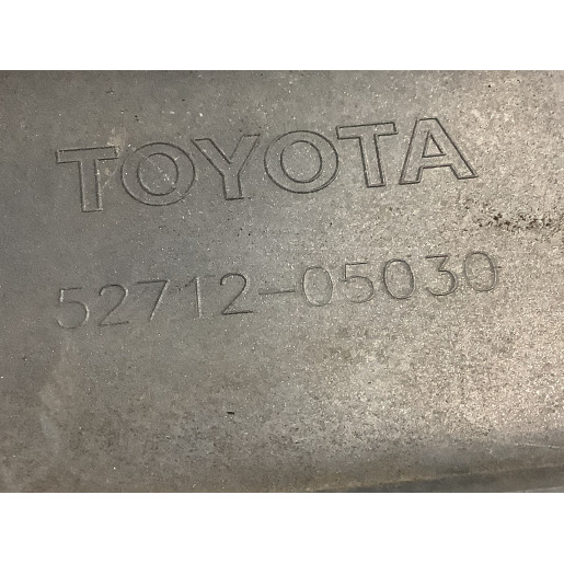 Молдинг переднього бампера правий Toyota Avensis T25 2003-2008 5271205030