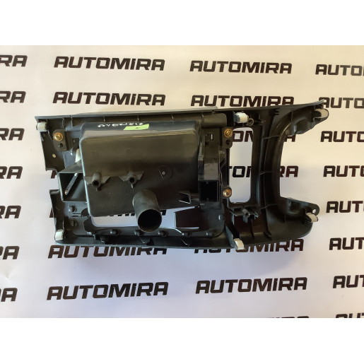 Накладка центральної консолі Toyota Avensis T25 2003-2008 5880505010