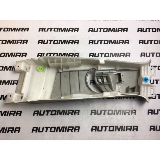 Накладка правої центральної стійки верхня Toyota Avensis T25 2003-2008 7313505010