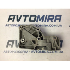 Кронштейн компрессора кондиционера Opel Insignia 2008-2013 55582510