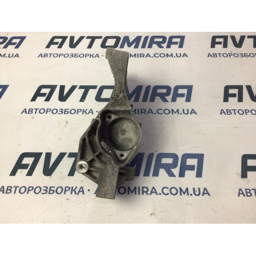 Кронштейн компрессора кондиционера Opel Insignia 2008-2013 55582510