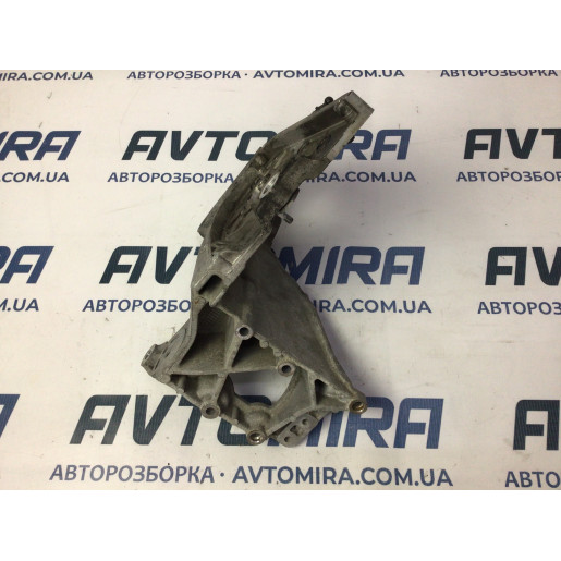 Кронштейн ТНВД Opel Insignia 2.0 dci  2008-2013 55574721