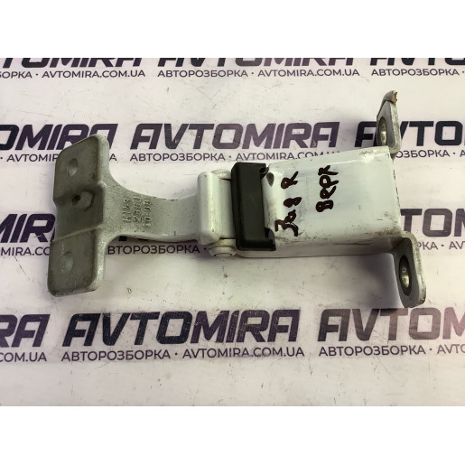 Петля передней двери нижняя Renault Kangoo 2008-2016 7782488006