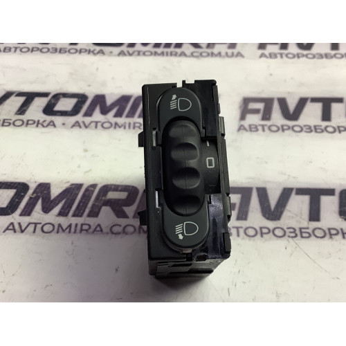 Корректор фар Renault Kangoo 2008-2012 8200379685