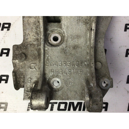 Кронштейн крепления генератора Fiat Scudo 2004-2006 9643834880