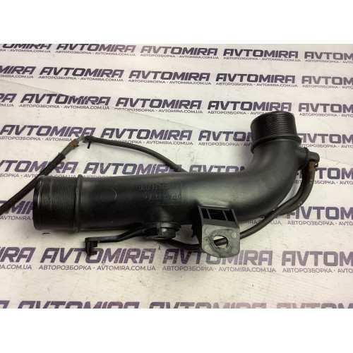 Патрубок інтеркулера Toyota Avensis T25 2003-2008 173620R011