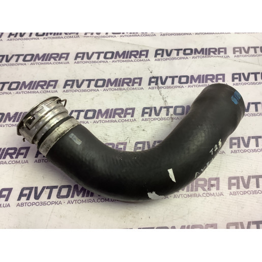 Патрубок интеркулера Toyota Avensis T25 2003-2008 1734326021