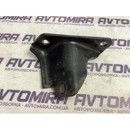 Кронштейн двигуна Toyota Avensis 2.2 T25 2003-2008 171390R010B