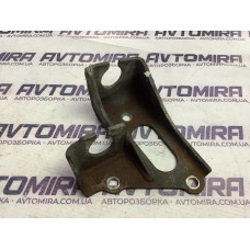 Кронштейн кріплення троса КПП Toyota Avensis T25 2003-2008 3352420050