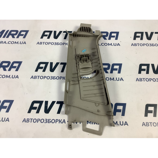Обшивка средней стойки верхняя правая Опель Мерива Opel Meriva B 13265387
