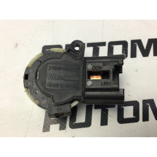 Контактная група замка зажигания Toyota Avensis T25 2003-2008 8445012200