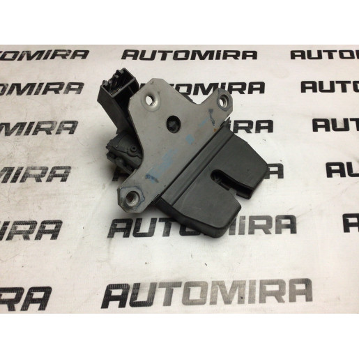 Замок крышки багажника Ford Focus 2 1570448