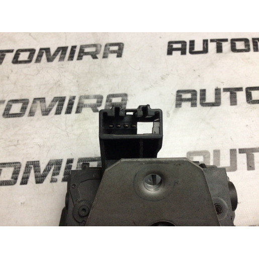Замок крышки багажника Ford Focus 2 1570448
