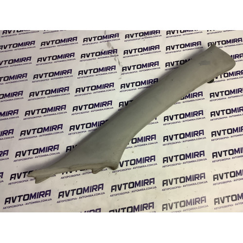 Накладка стійки передньої правої Toyota Avensis T25 2003-2008 6221105020