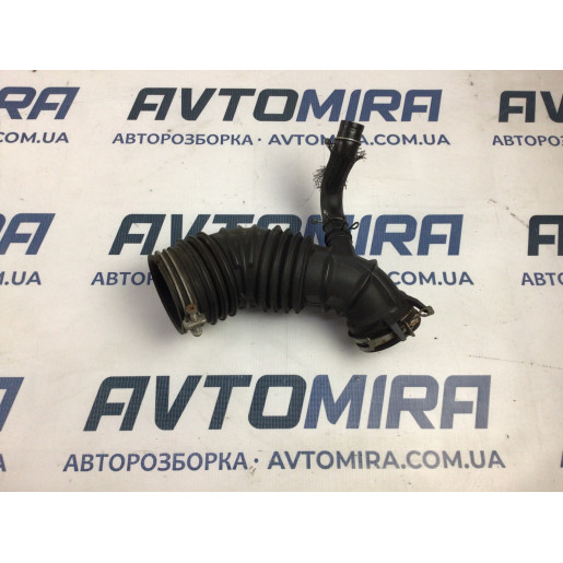 Патрубок воздушного фильтра Toyota Avensis T25 2003-2008 178800R010