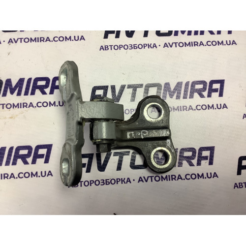 Петля двери передняя правая верхняя Вольво Volvo 2008-2012 30784888
