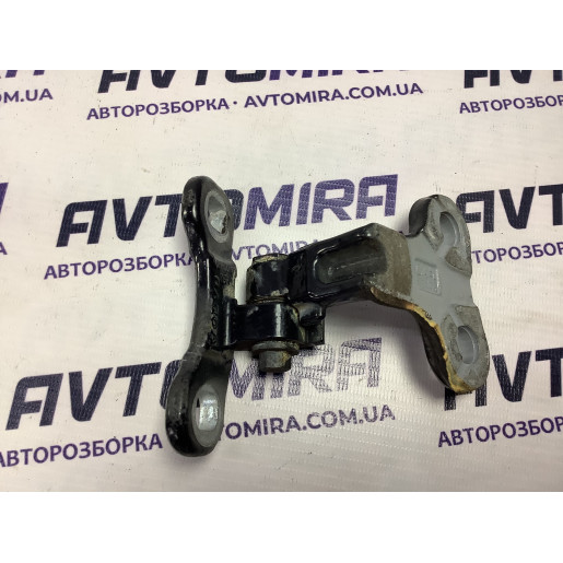 Завіс двері передньої правої нижня Вольво Volvo 2004-2012 30784898