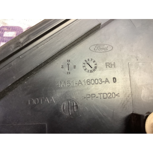 Накладка дзеркала права Ford Focus 2 2005- 4M51A16003A