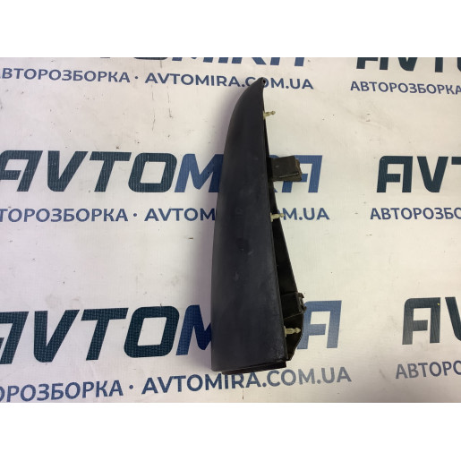 Накладка фонаря заднего правого (катафот)  Renault Kangoo 2008-2016 8200499015