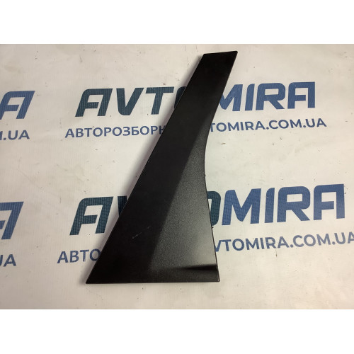 Накладка дверей задніх правих Ford Focus 2 2008- Hatchback 4M51A254A42
