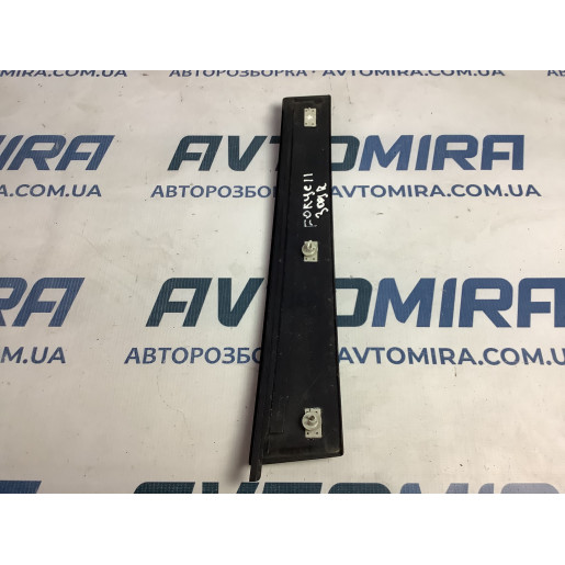 Накладка дверей задніх правих Ford Focus 2 2008- Hatchback 4M51A254A40