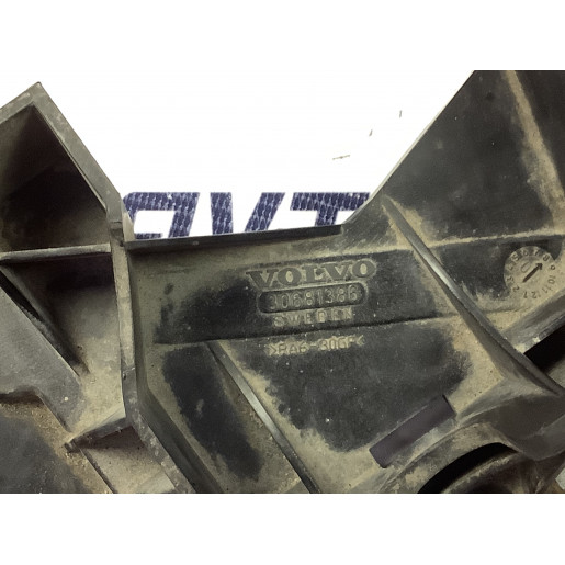 Кронштейн тросів КПП 30681386 2.0 В Вольво Volvo V50 2004-2012