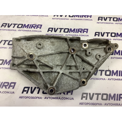 Кронштейн генератора Citroen Jumpy 2.0 HDI 2007-2016 9682367380