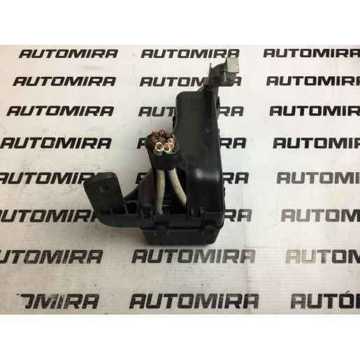 Корпус блока предохранителей Toyota Avensis T25 2003-2008 8266212100 