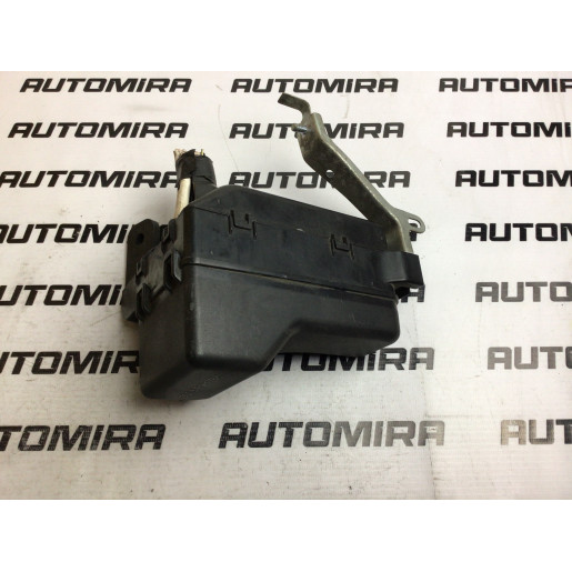 Корпус блока предохранителей Toyota Avensis T25 2003-2008 8266212100 