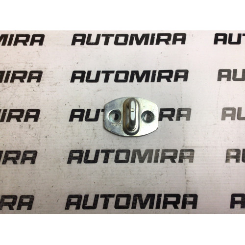 Скоба замка двери Toyota Avensis T25 2003-2008 6941033010 